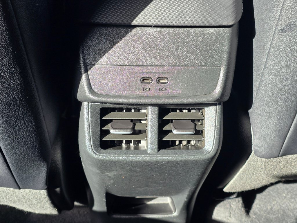 Used 2025 Chevrolet Equinox LT w/ Convenience Package II FWD image 18