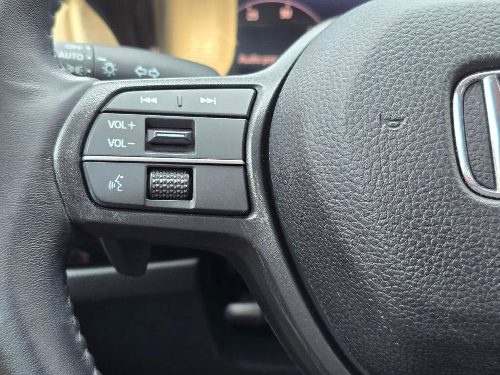 Used 2023 Honda Accord EX-L image 19