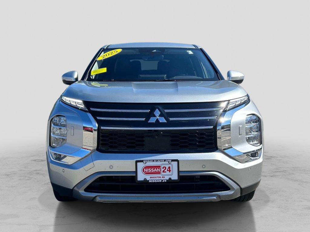 Used 2025 Mitsubishi Outlander SE AWD/4WD image 8