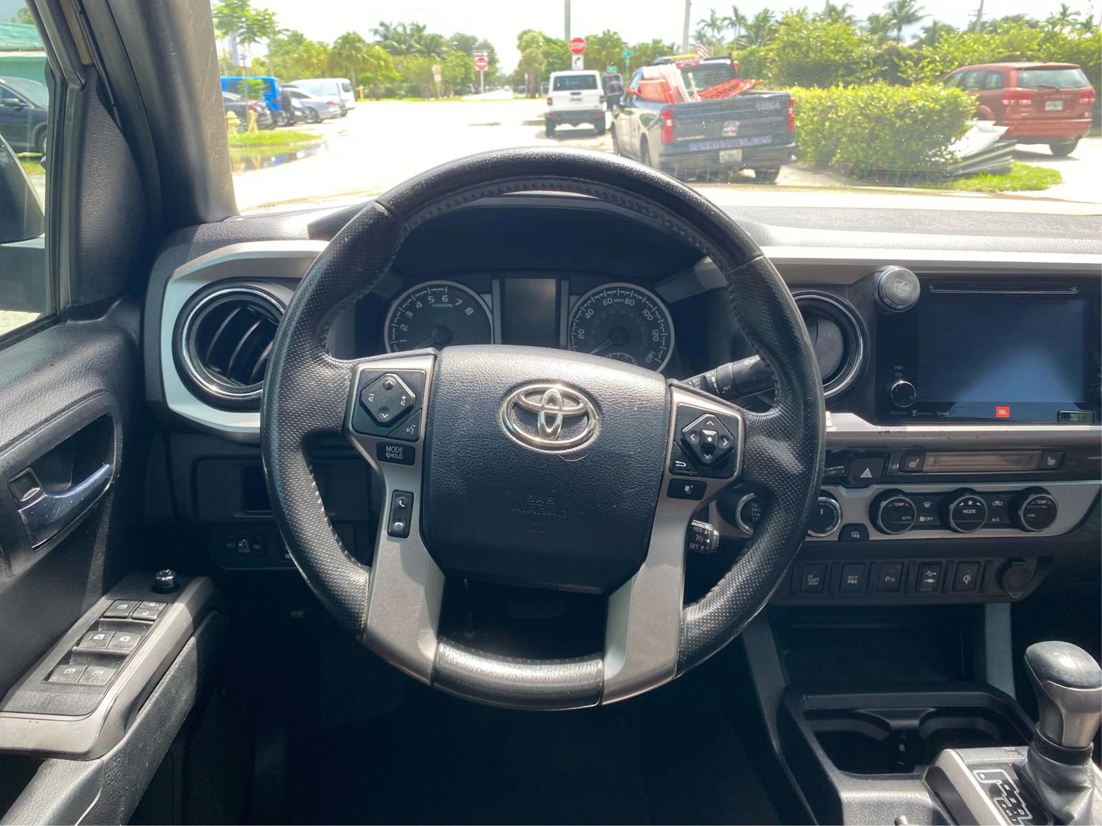 Used 2017 Toyota Tacoma Limited w/ Tow Package AWD/4WD image 13