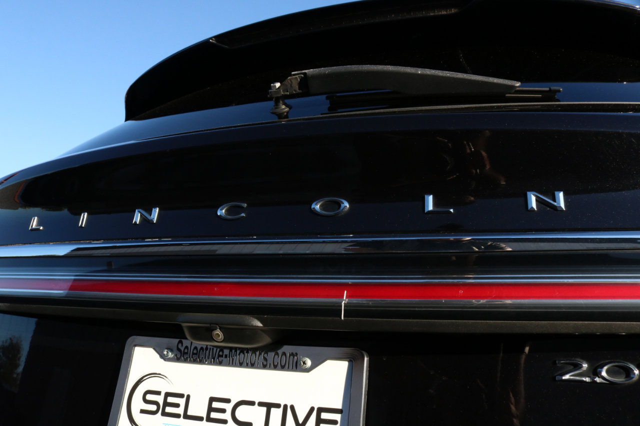 Used 2019 Lincoln Nautilus Reserve image 11