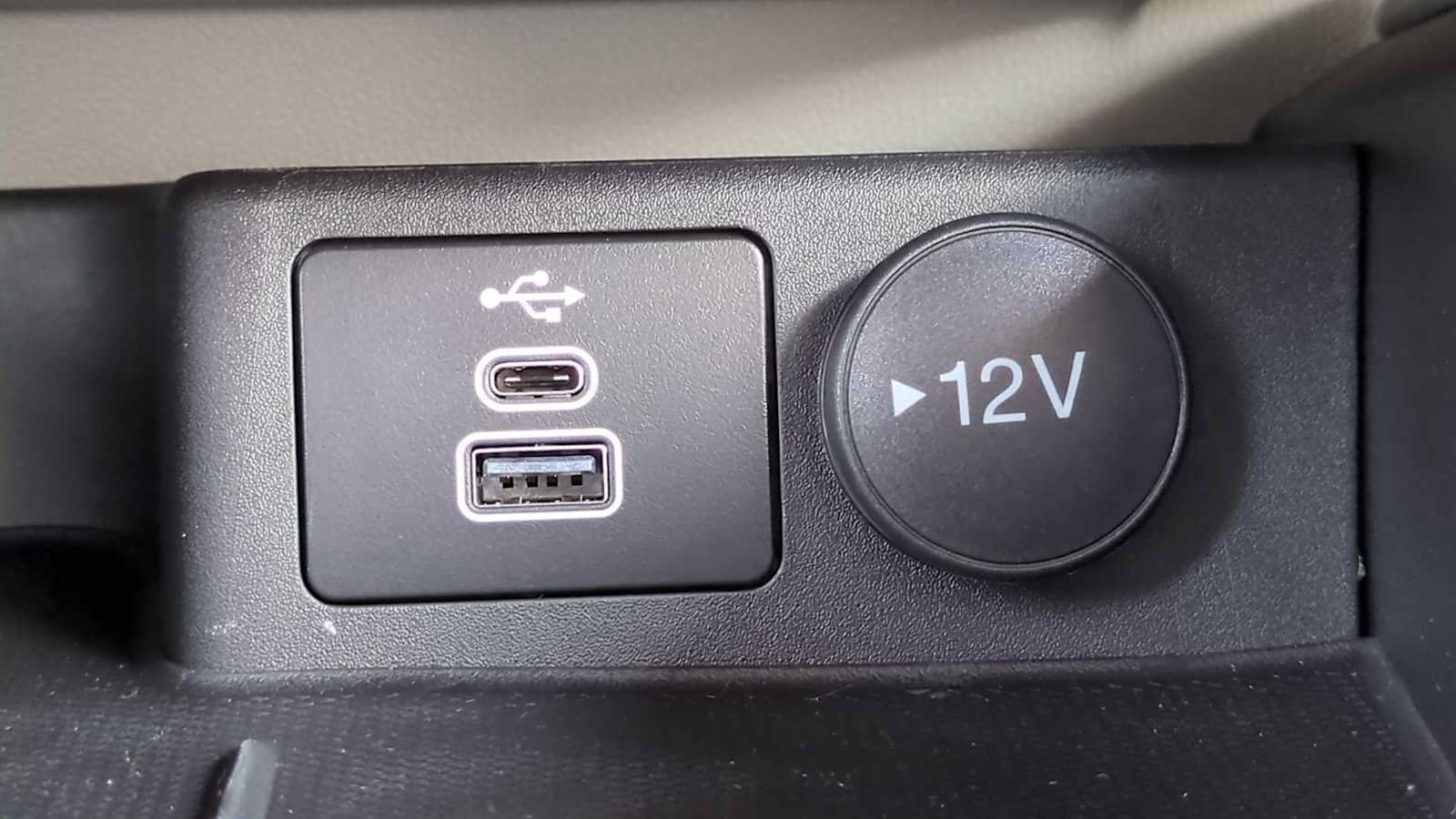 New 2025 Ford Escape SE FWD image 29