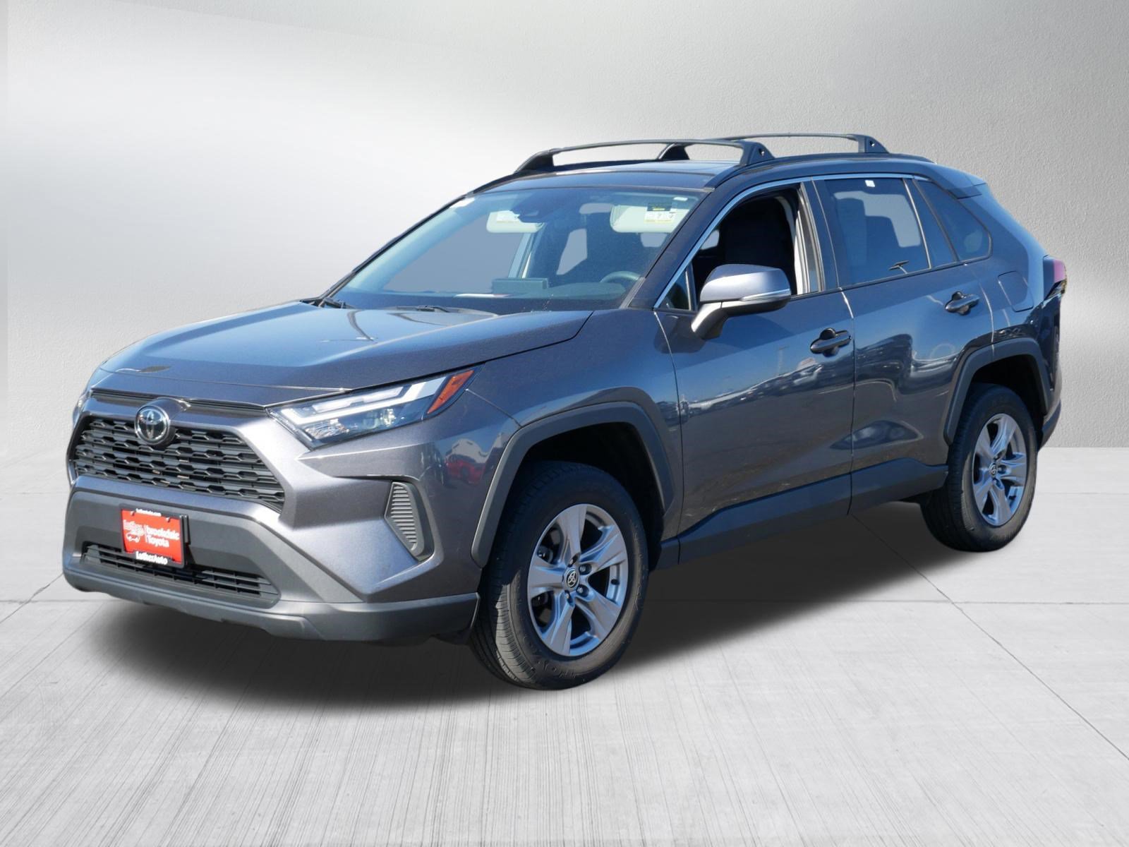 Used 2022 Toyota RAV4 XLE w/ Convenience Package AWD/4WD image 3