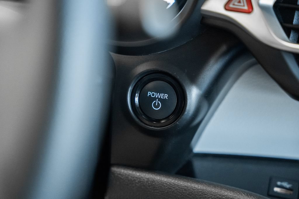 Used 2025 Toyota Sienna LE FWD image 21