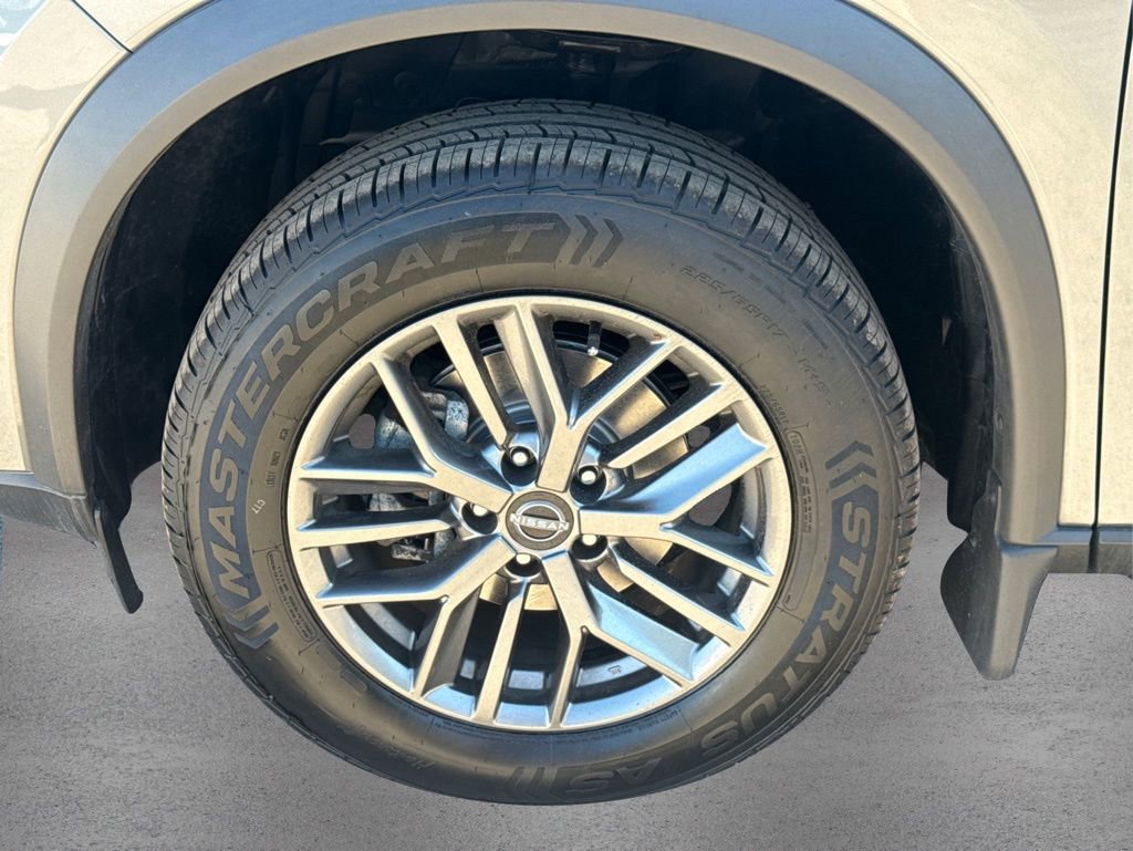 Used 2023 Nissan Rogue S image 23