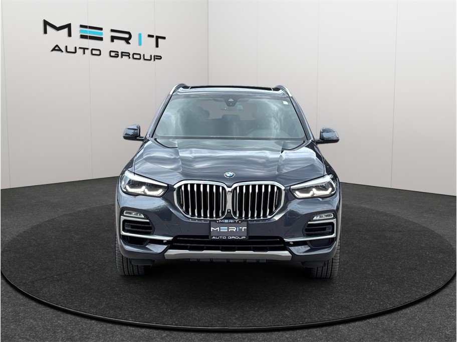 Used 2019 BMW X5 xDrive50i w/ Parking Assistance Package AWD/4WD image 3