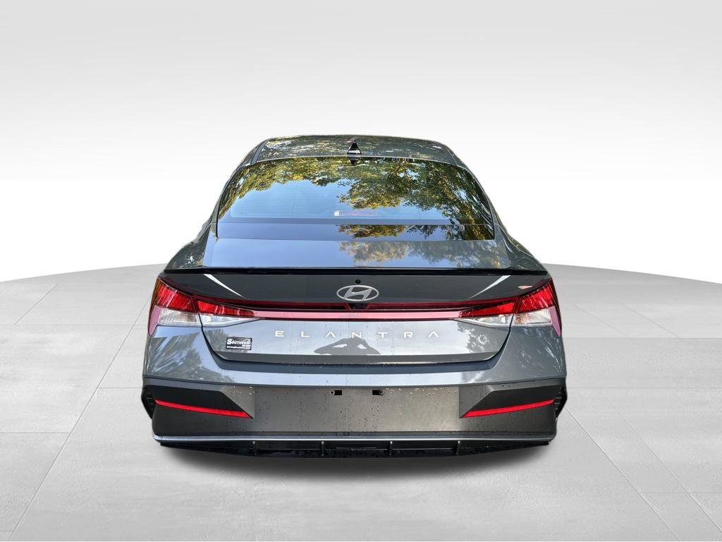 Used 2026 Hyundai Elantra Sport FWD image 4