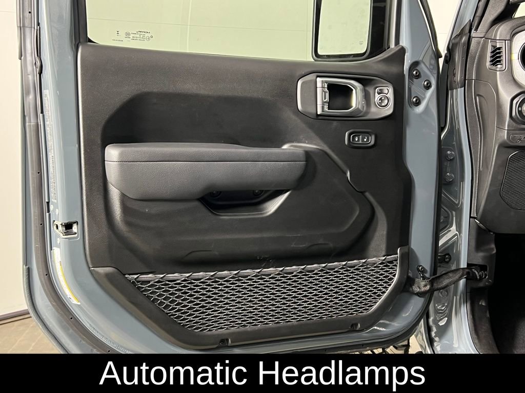 Used 2025 Jeep Wrangler Sport image 11