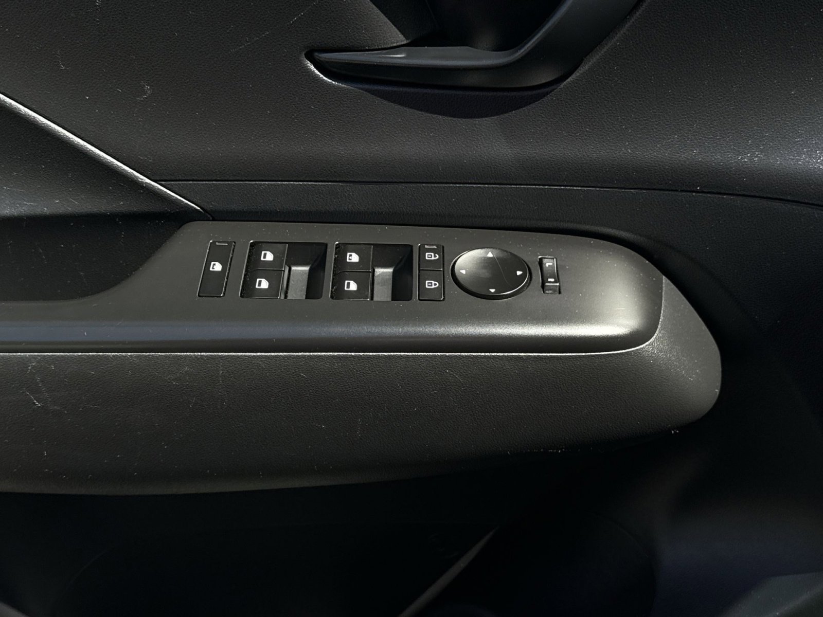 Used 2024 Hyundai Kona SEL FWD image 15