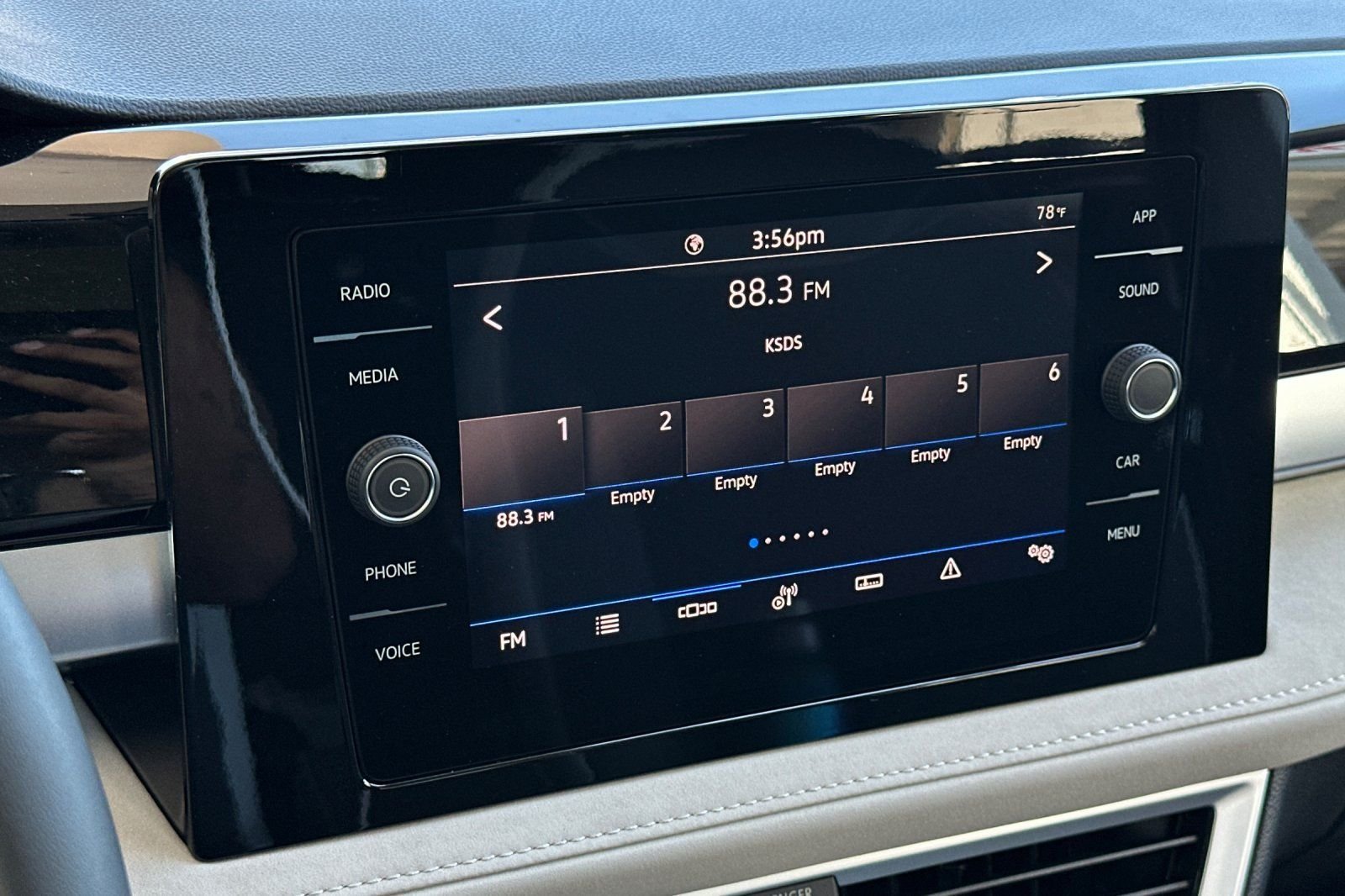 New 2026 Volkswagen Taos SE FWD image 18