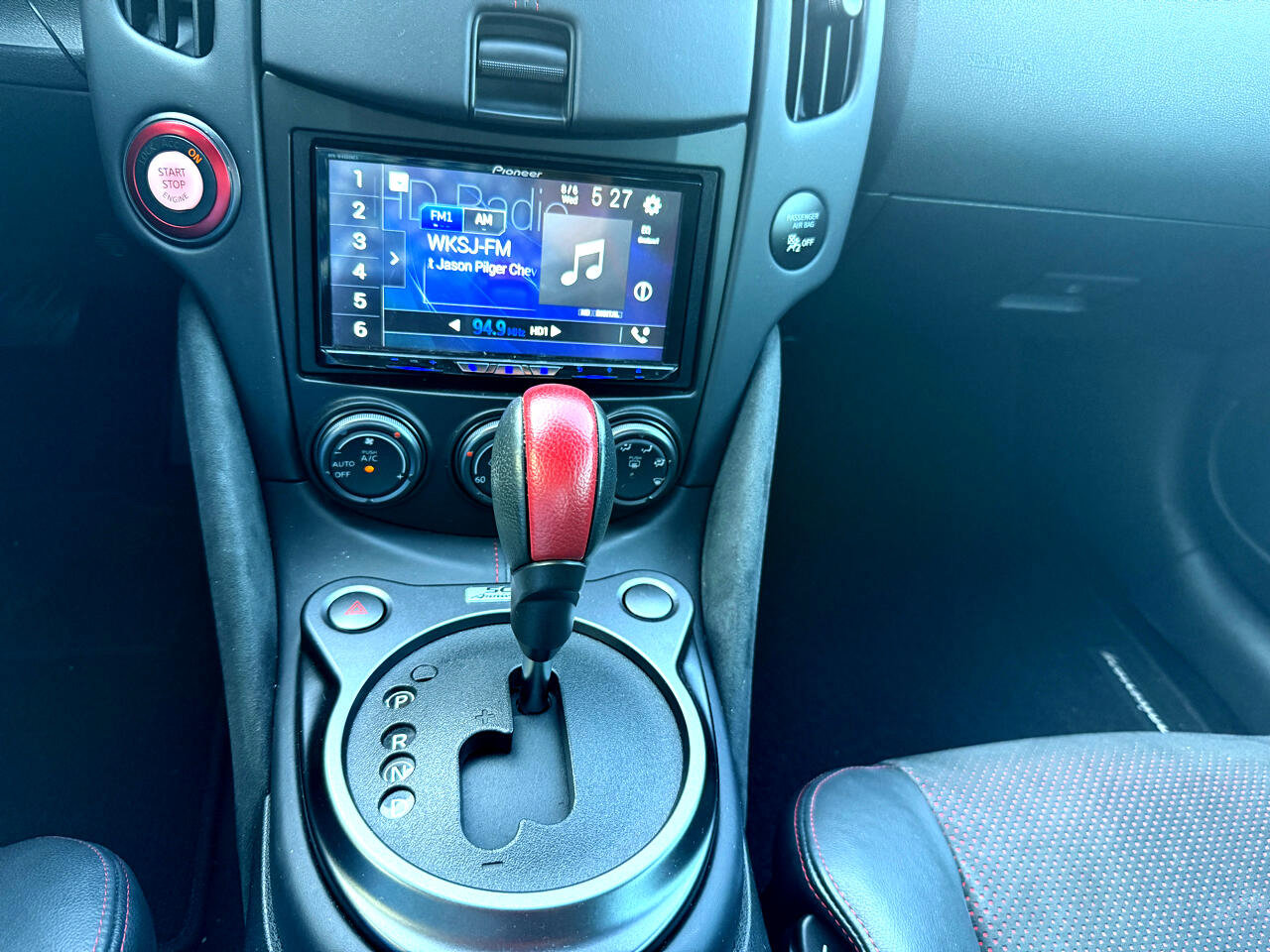 Used 2020 Nissan 370Z Coupe image 31