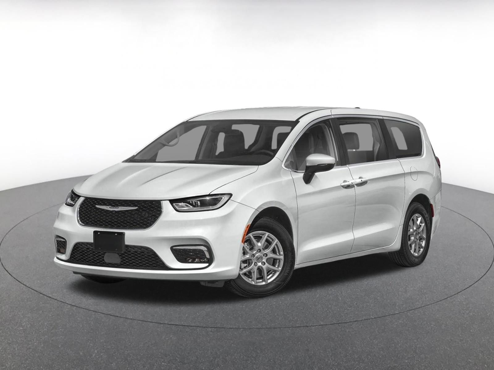 Used 2024 Chrysler Pacifica Touring-L FWD image 3