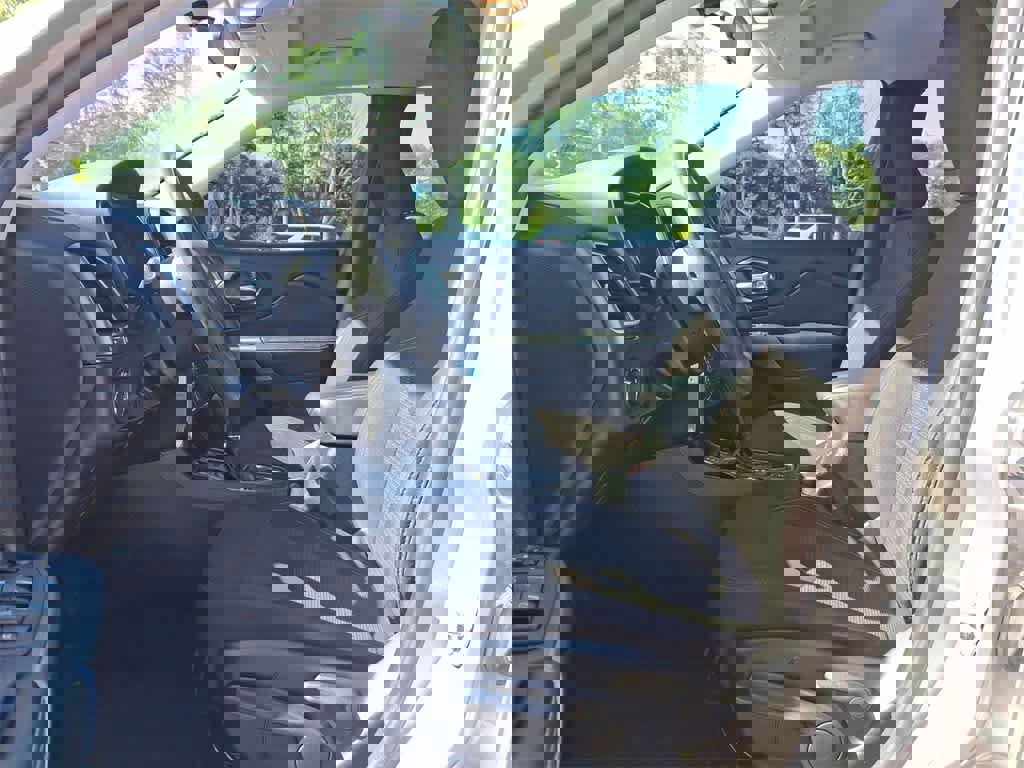 Used 2020 Jeep Cherokee Latitude image 17