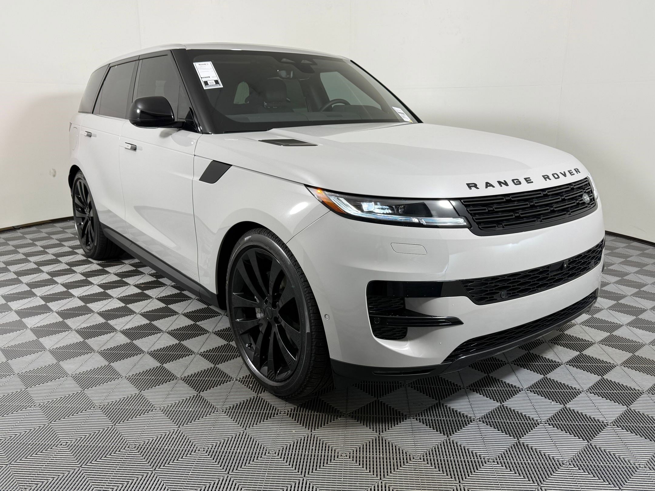 New 2026 Land Rover Range Rover Sport SE AWD/4WD image 7