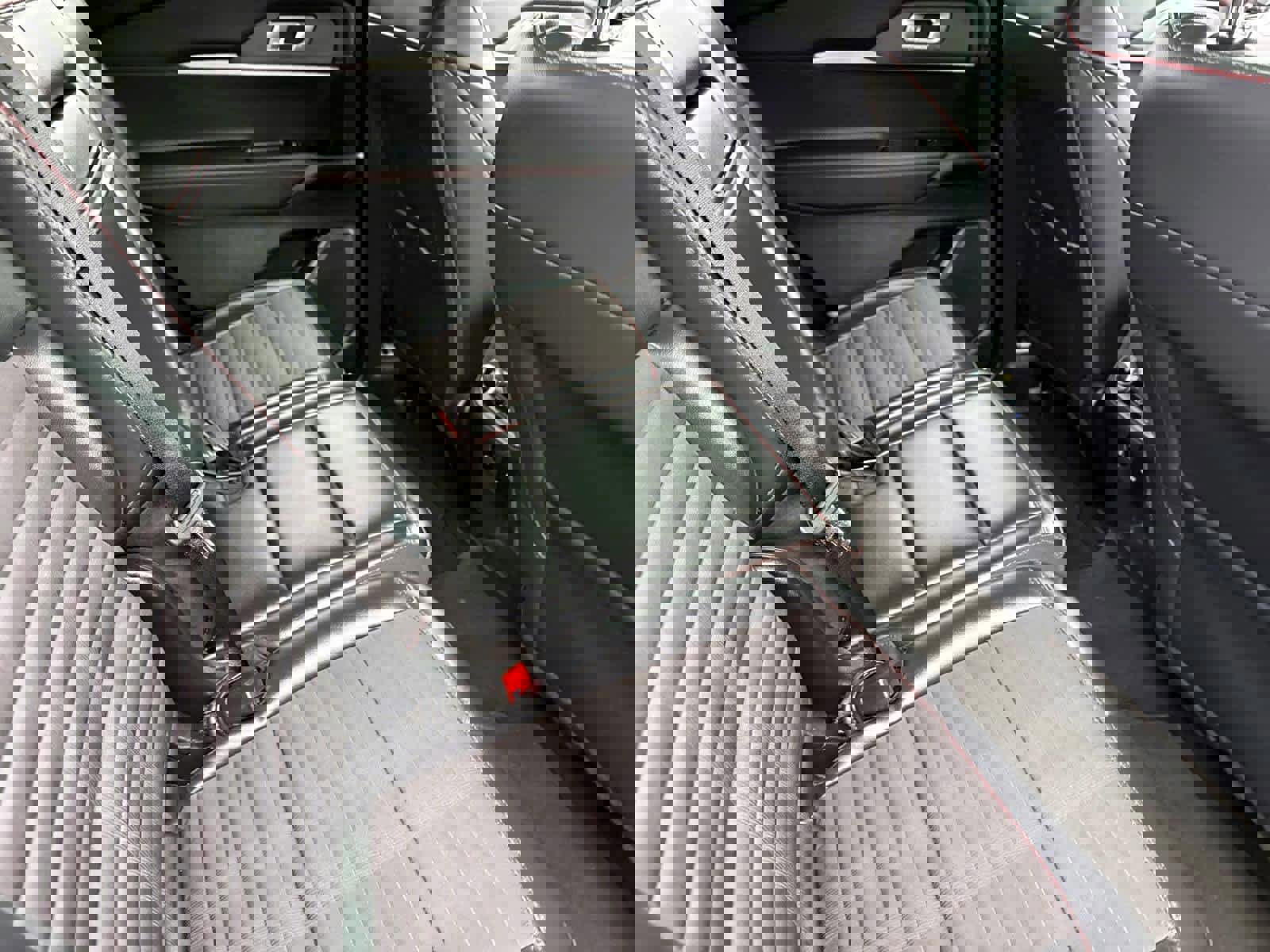 Used 2025 Ford Explorer ST-Line w/ ST-Line Street Pack image 11