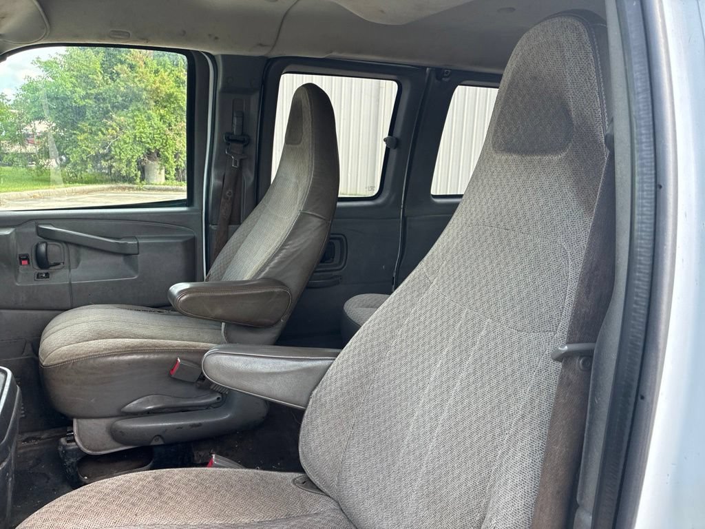 Used 2017 Chevrolet Express 3500 LT w/ LT Preferred Equipment Group RWD image 18