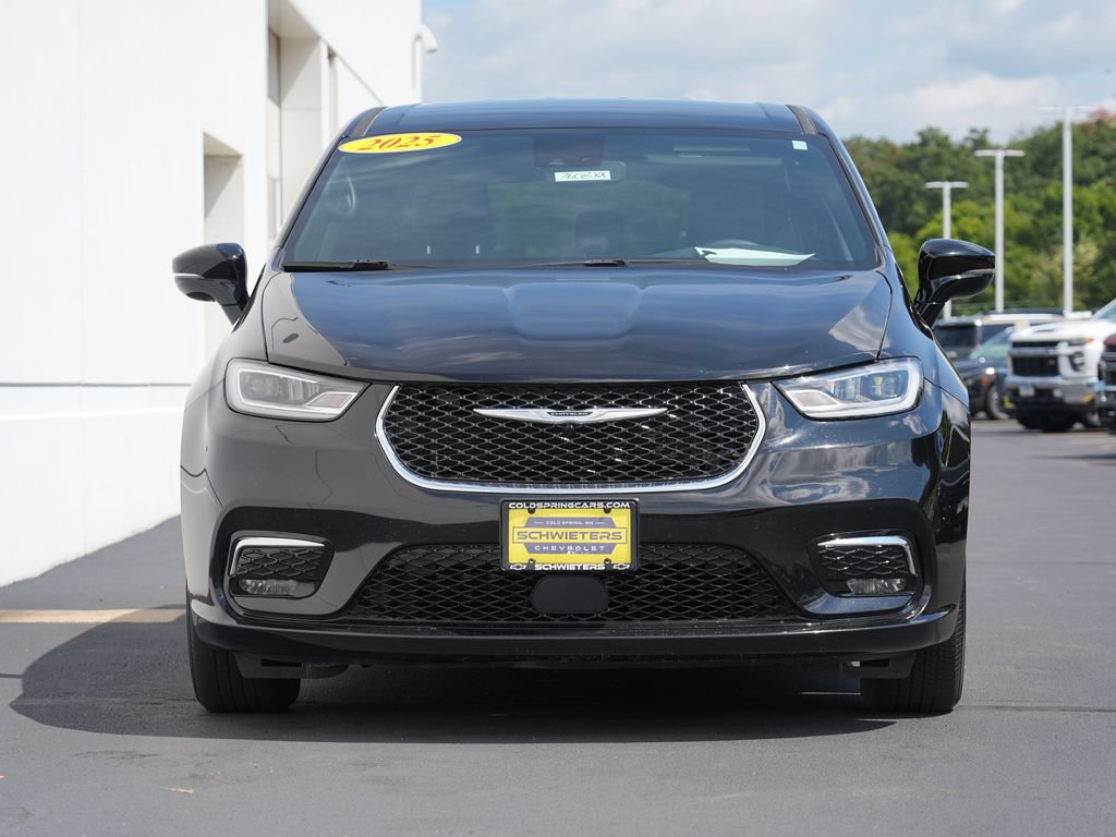 Used 2025 Chrysler Pacifica Select FWD image 8