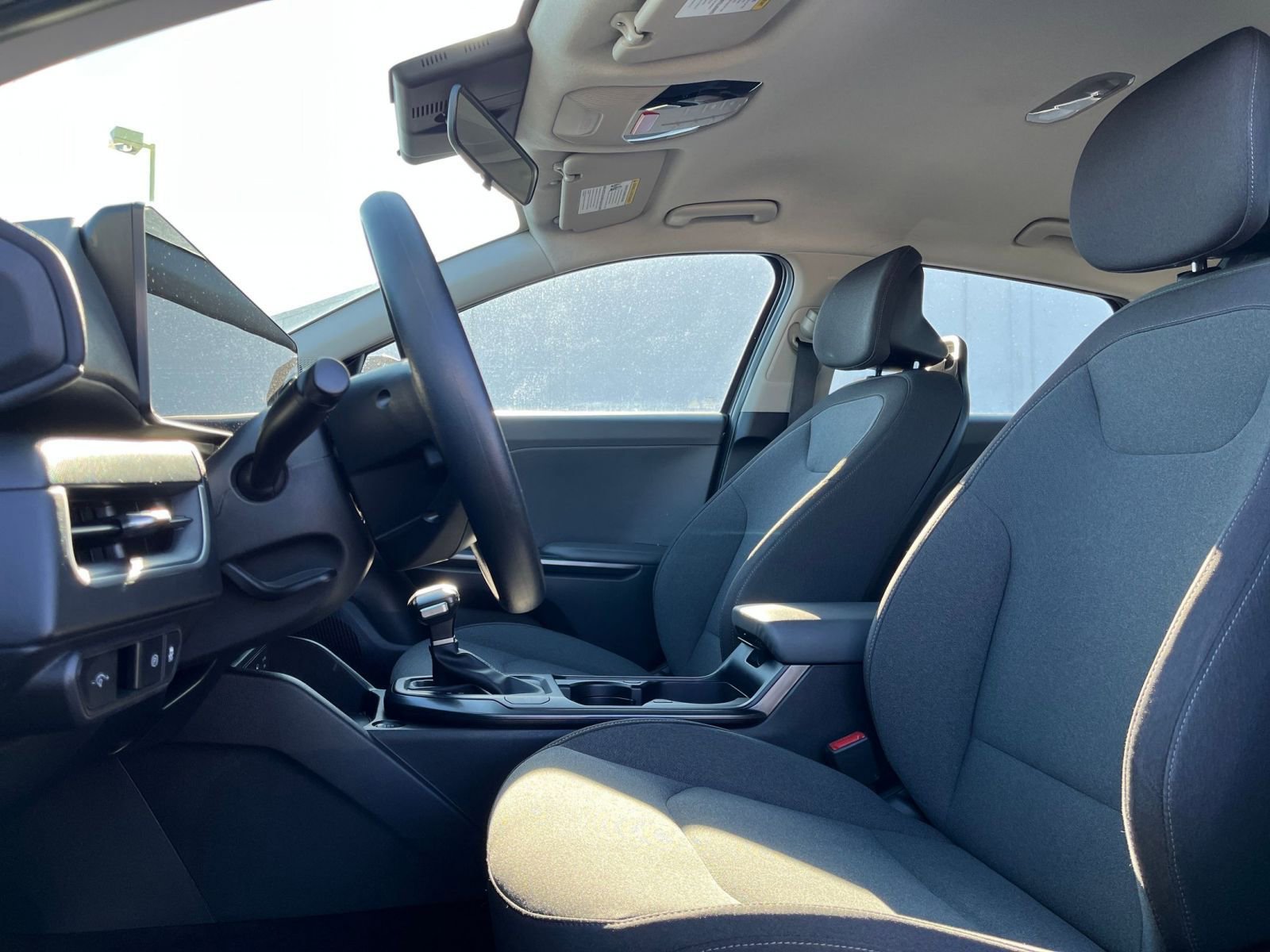 Used 2025 Kia K4 LXS image 25