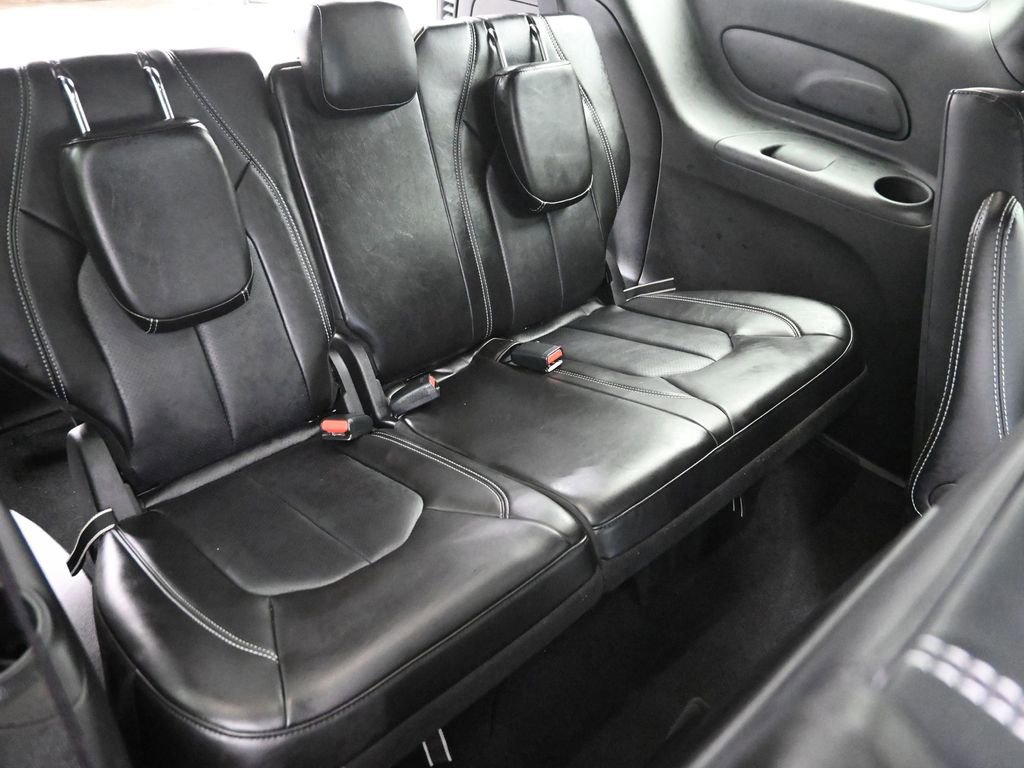 Used 2025 Chrysler Pacifica Select image 10