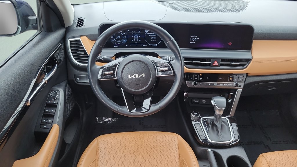 Used 2024 Kia Seltos EX FWD image 12