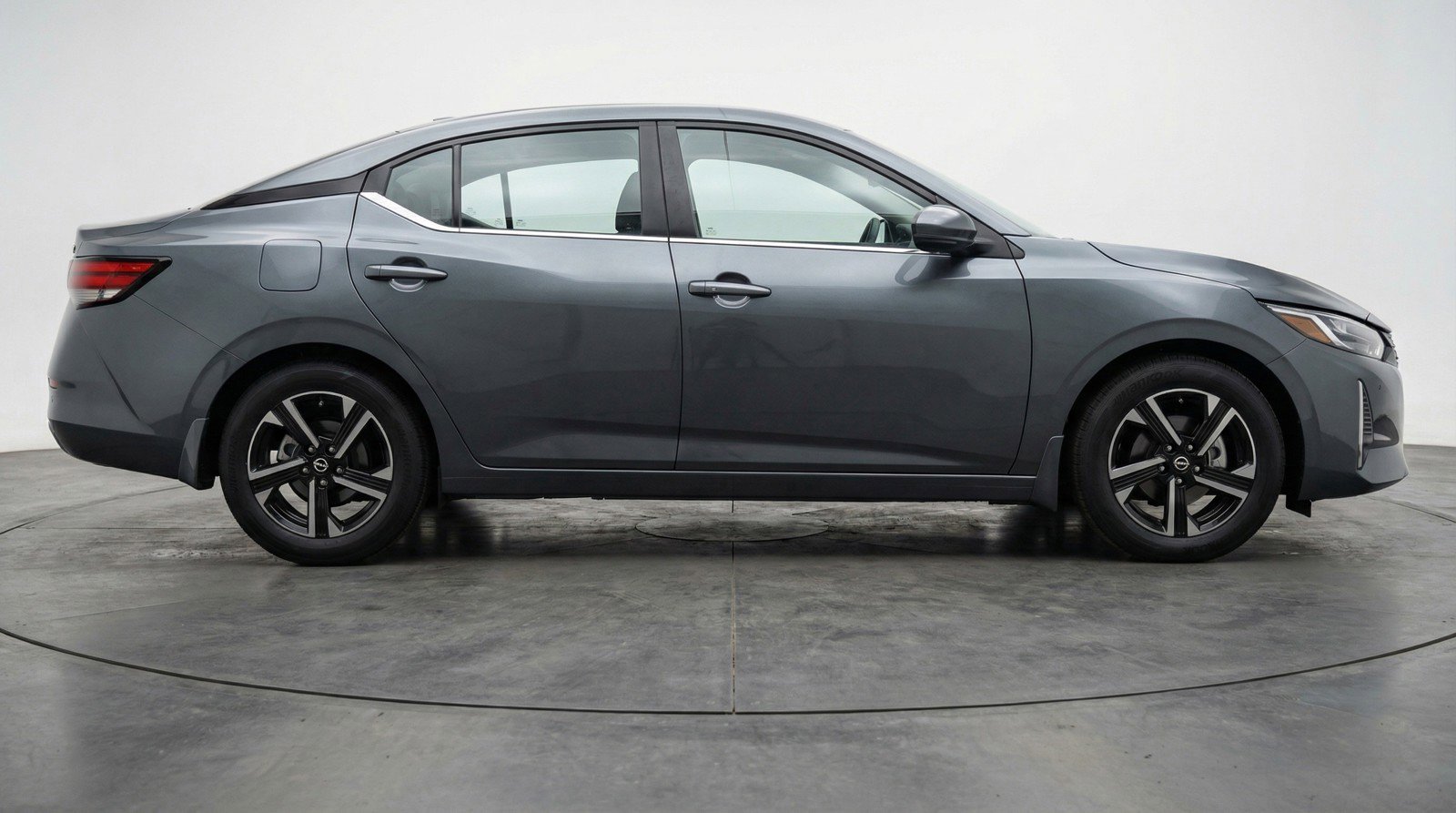 Used 2025 Nissan Sentra SV image 11