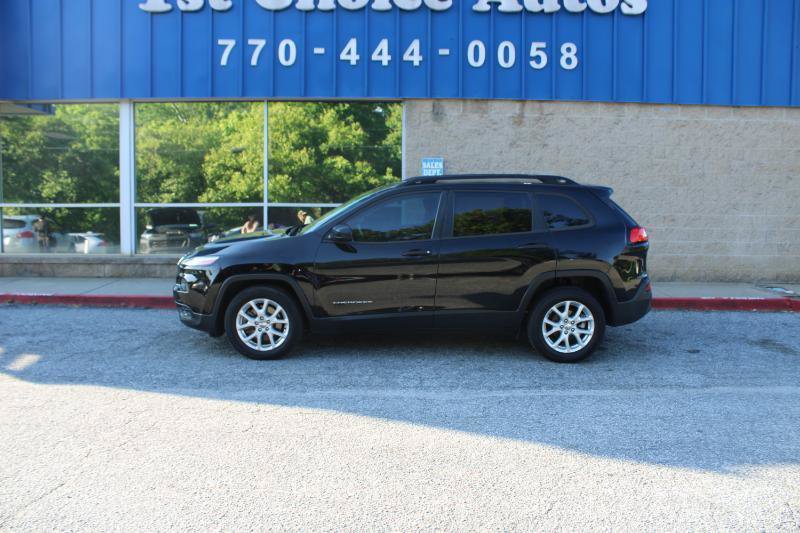 Used 2017 Jeep Cherokee Sport FWD image 19
