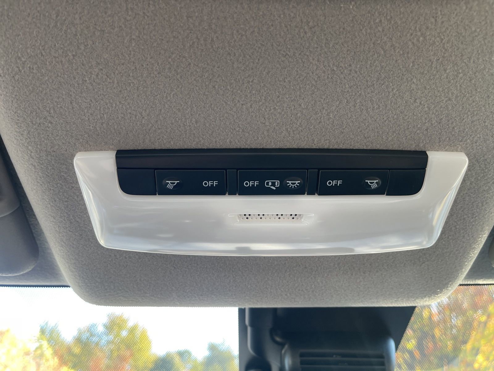 New 2025 Nissan Versa SR image 20