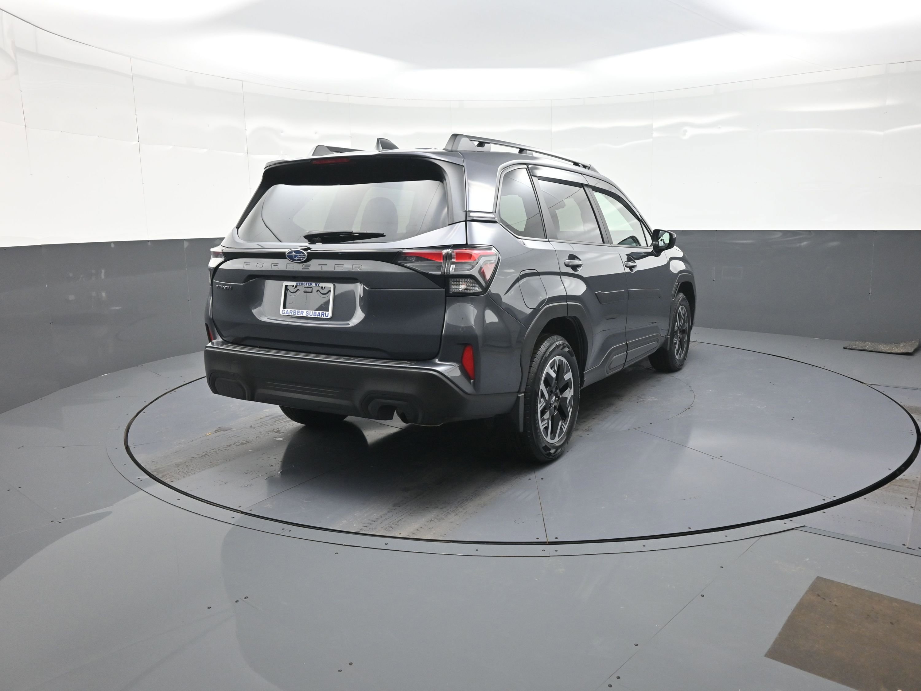 Used 2025 Subaru Forester Premium image 3