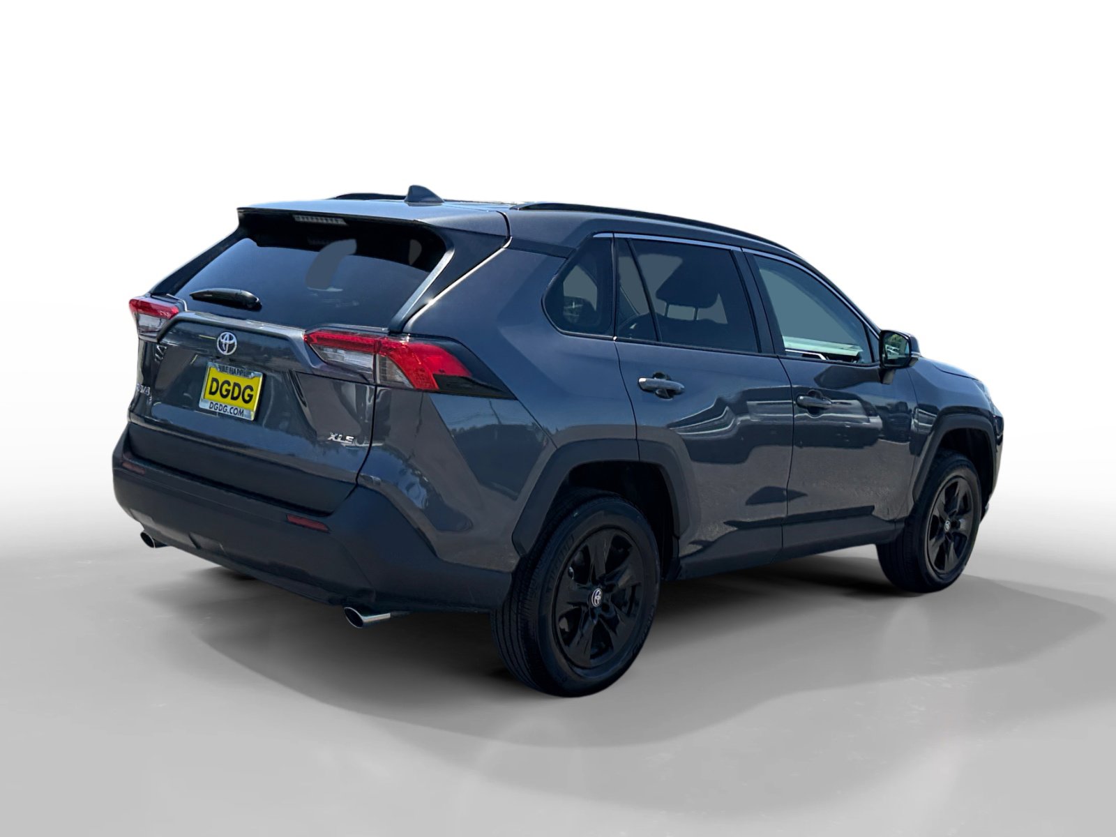 Used 2025 Toyota RAV4 XLE FWD image 5