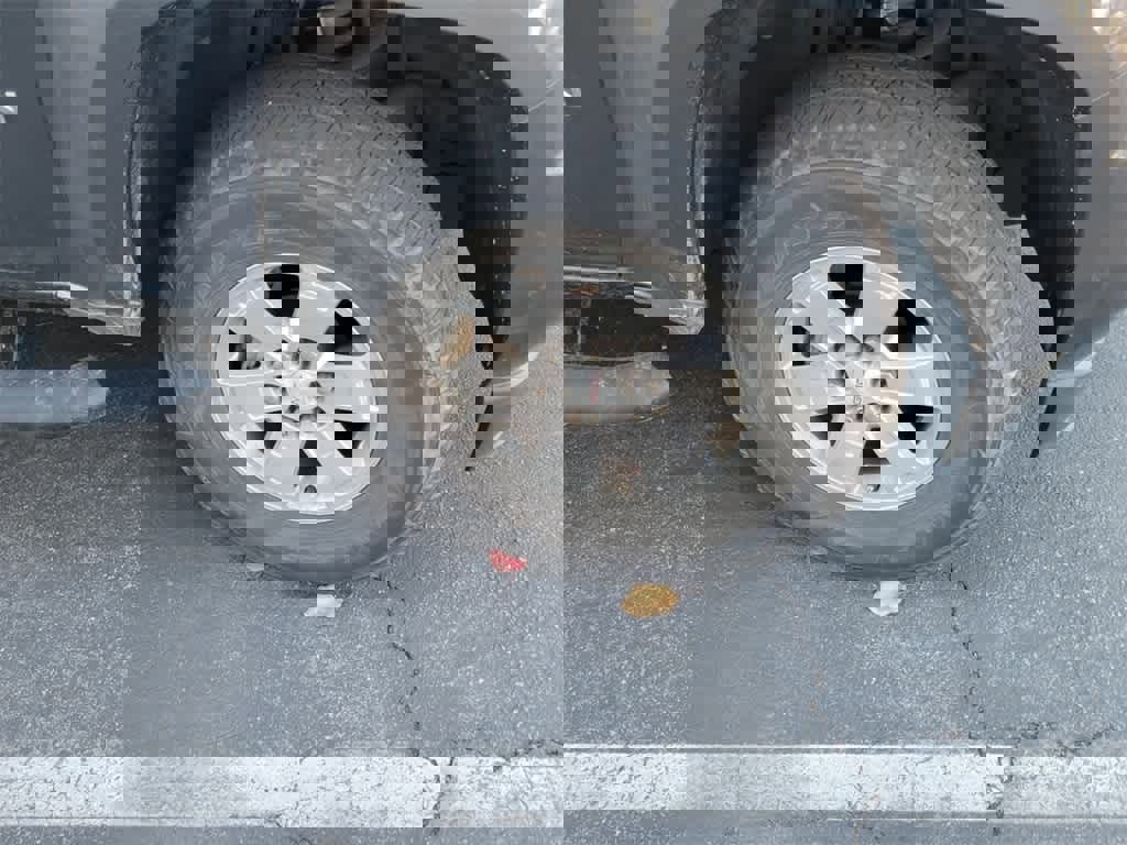 Used 2017 GMC Canyon 2WD Crew Cab w/ Convenience Package image 8