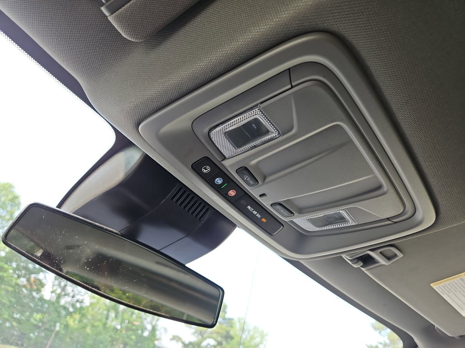 Used 2025 Chevrolet Silverado 1500 LT image 30