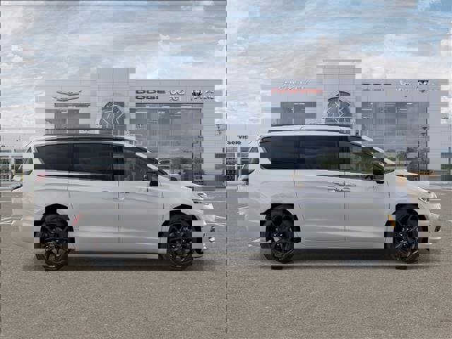 New 2026 Chrysler Pacifica Select w/ S Appearance Package FWD image 21