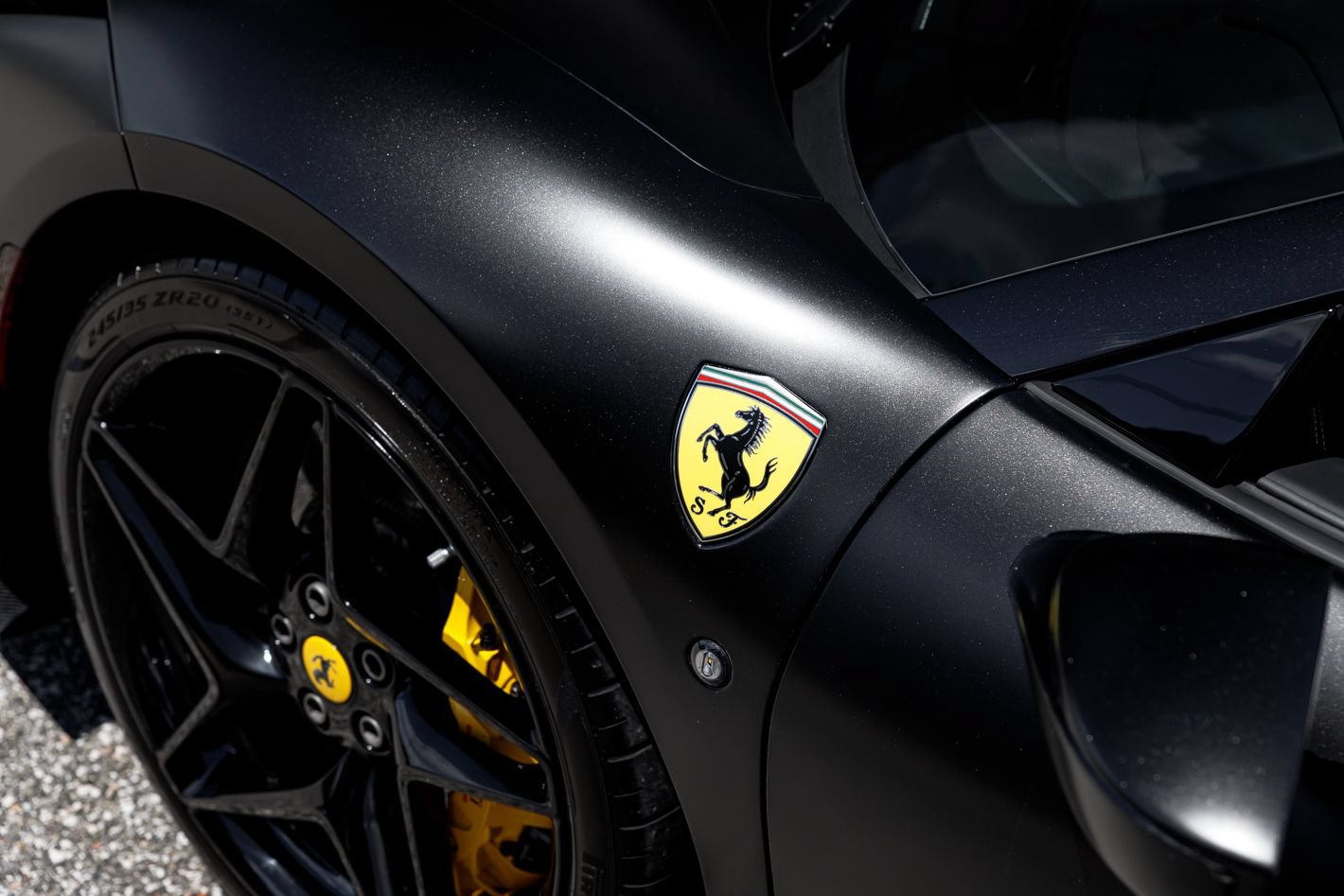Used 2022 Ferrari F8 Tributo RWD image 34