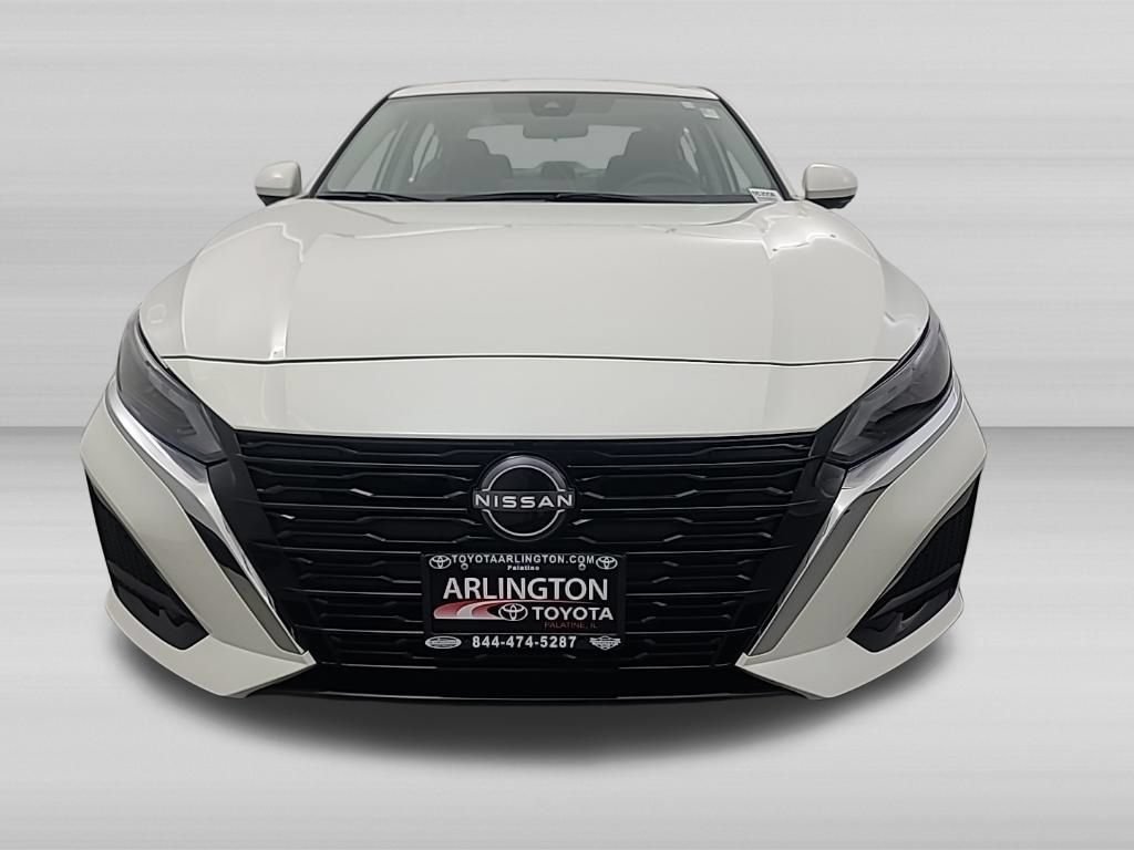 Used 2025 Nissan Altima 2.5 SL FWD image 9