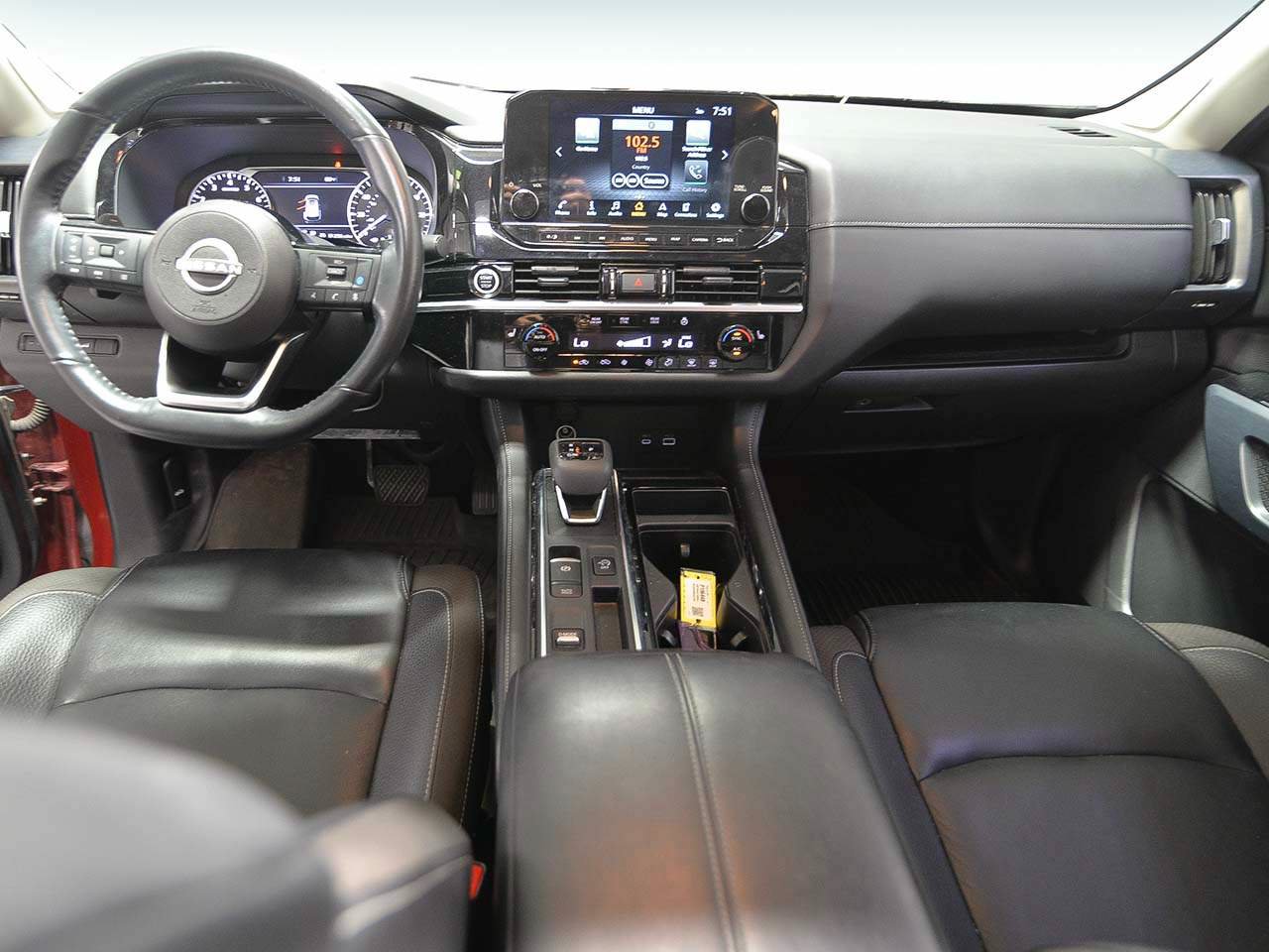 Used 2024 Nissan Pathfinder SL w/ SL Premium Package FWD image 14