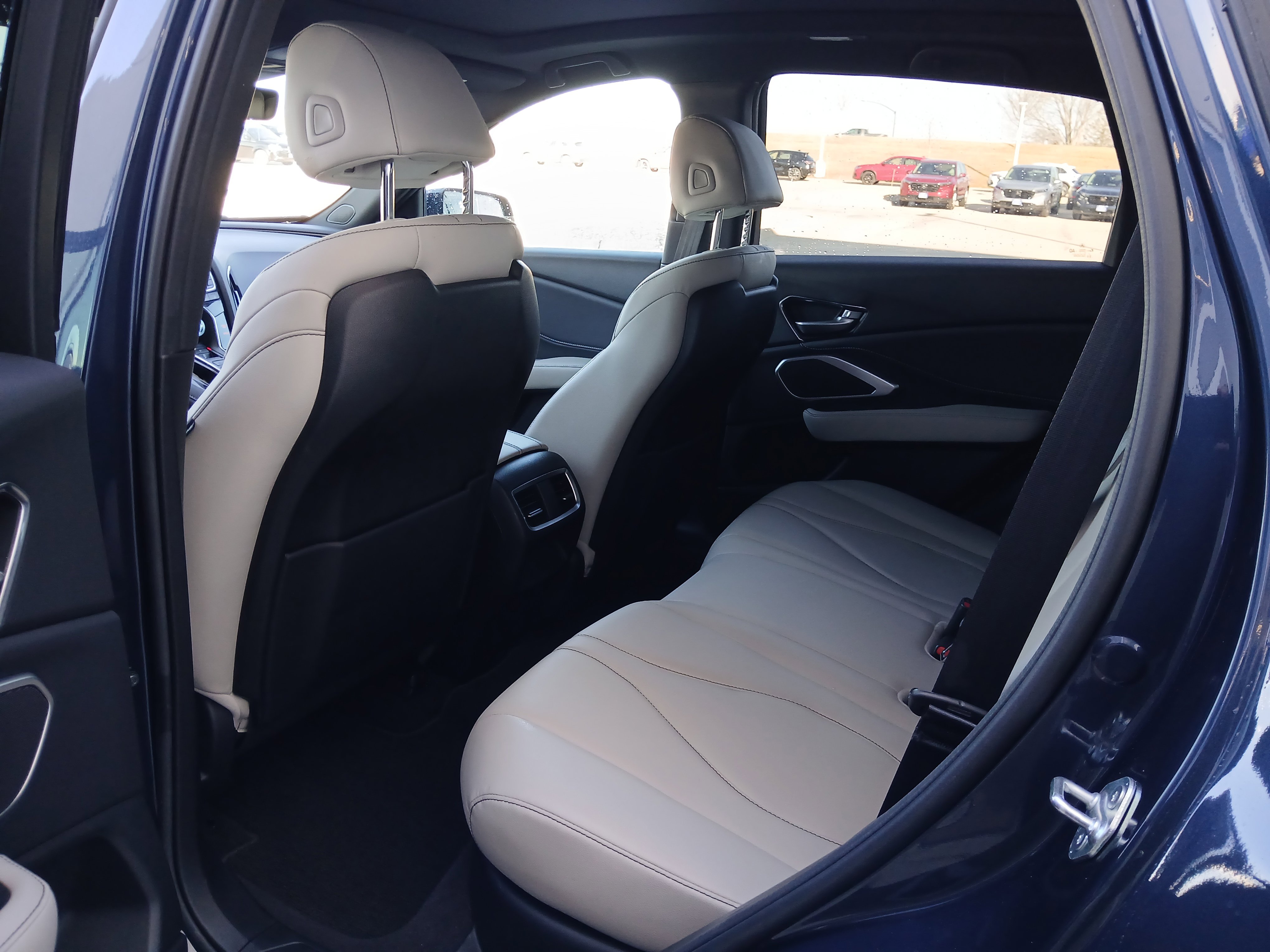 Used 2025 Acura RDX SH-AWD image 8