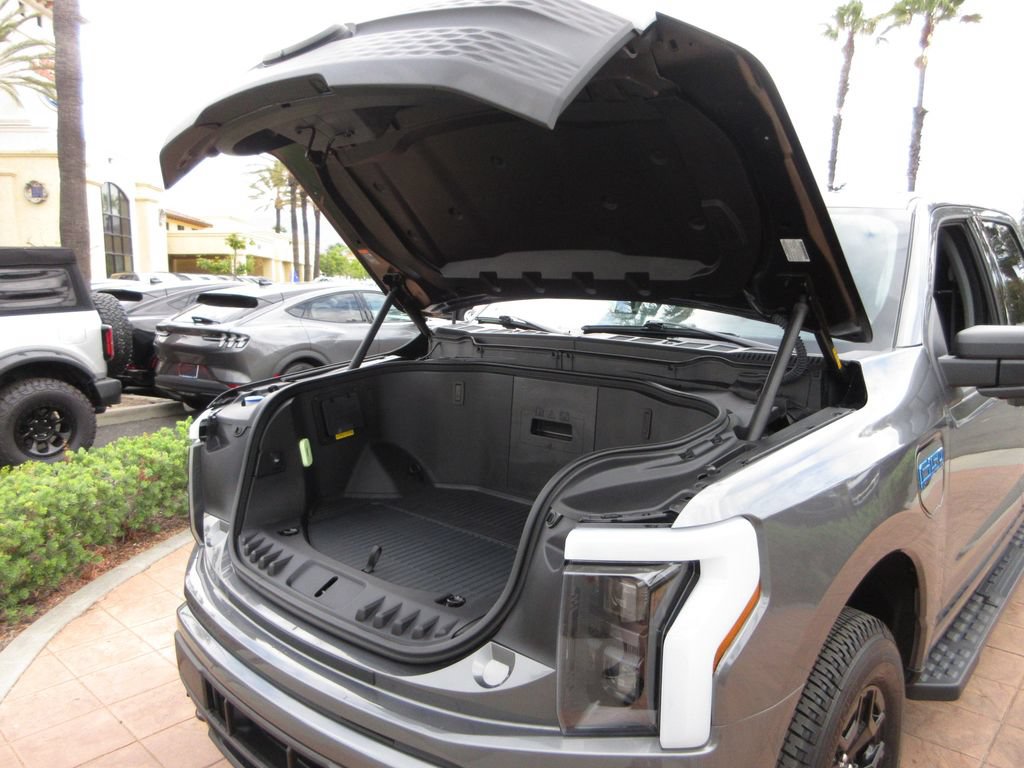 Certified 2025 Ford F150 Lightning XLT AWD/4WD image 26