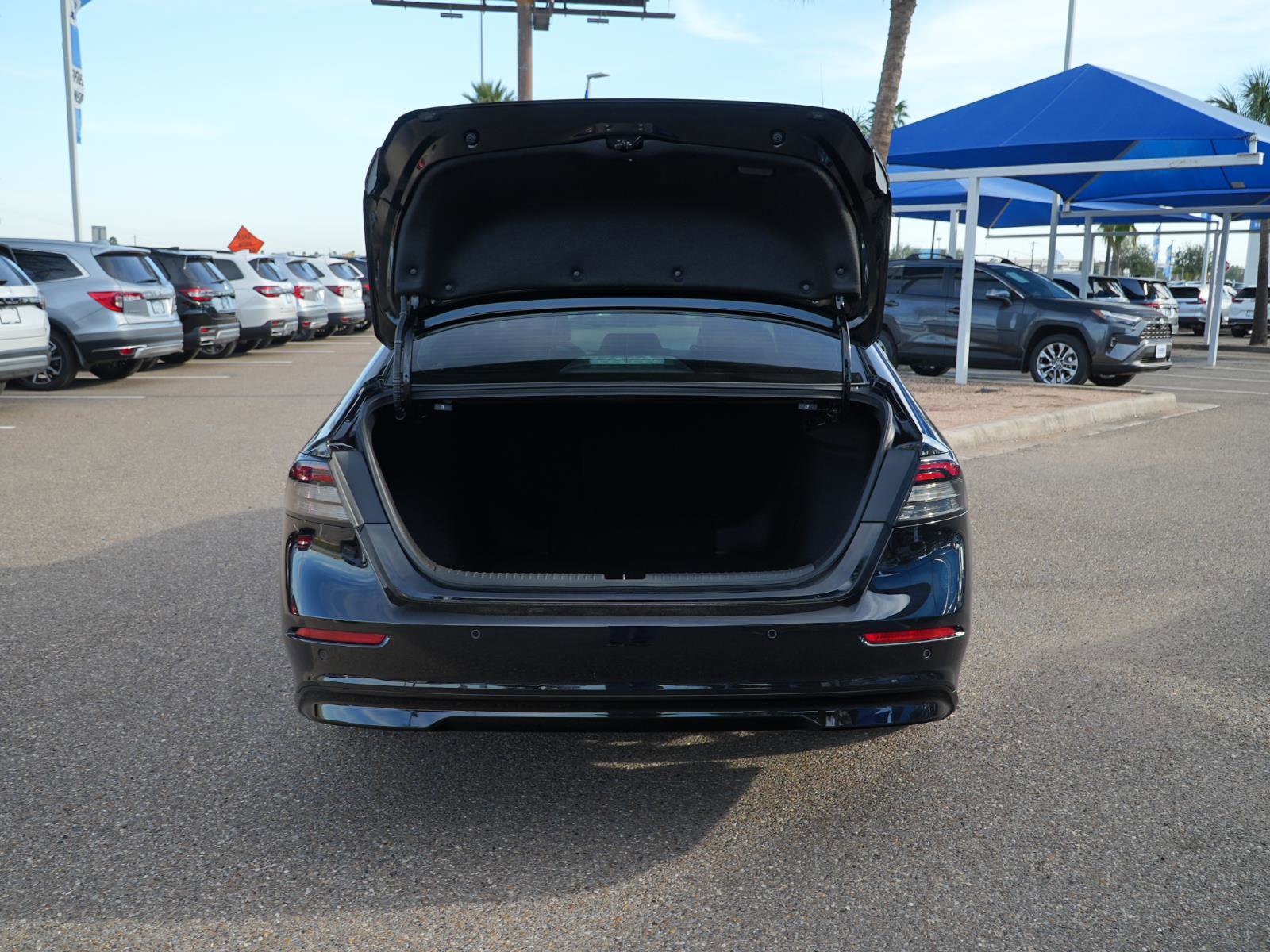 Used 2024 Honda Accord Touring image 7