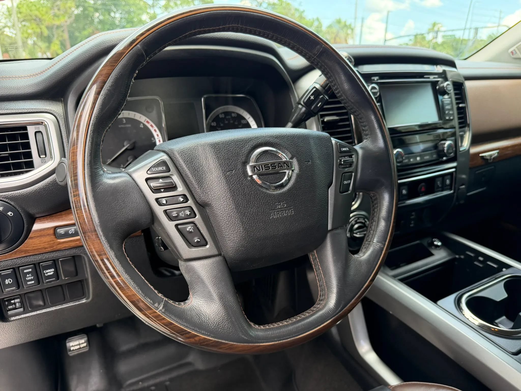 Used 2017 Nissan Titan Platinum Reserve AWD/4WD image 7