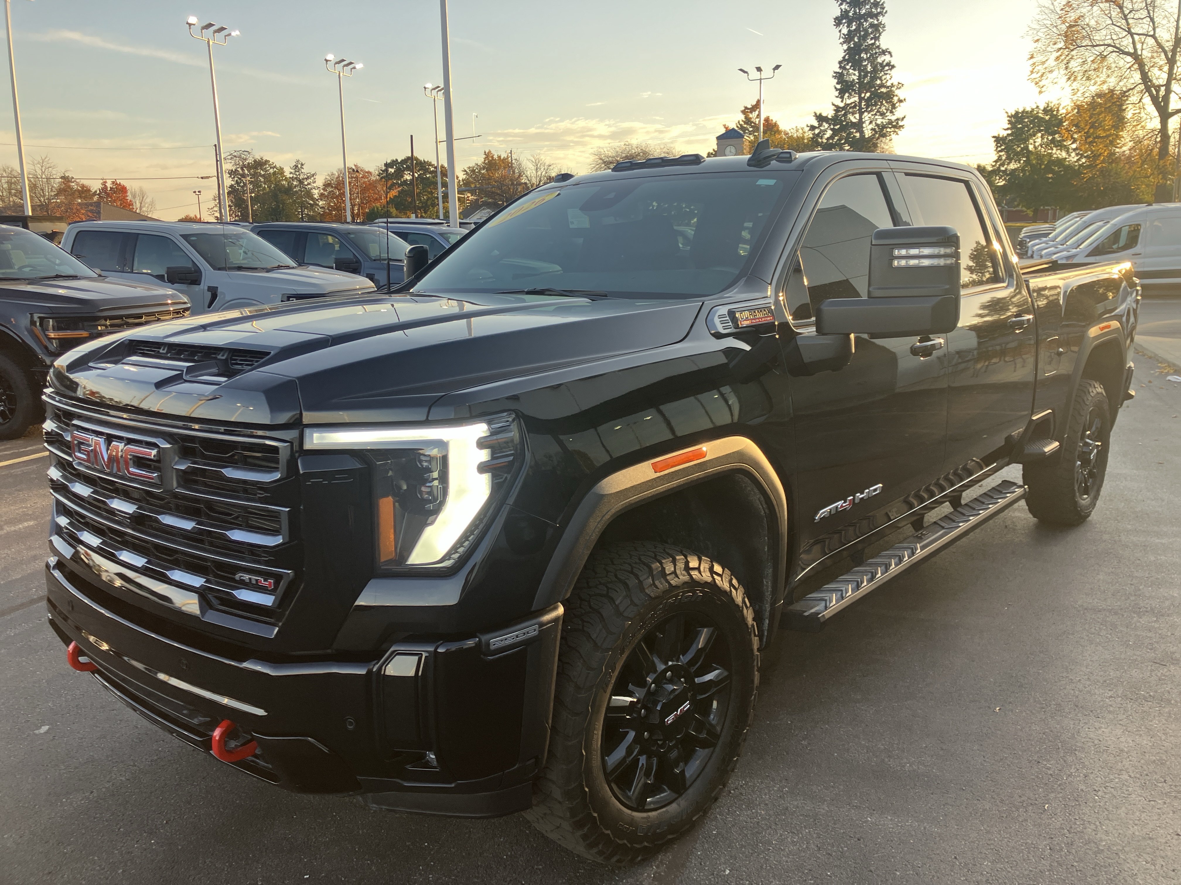 Used 2026 GMC Sierra 2500 AT4 w/ AT4 Preferred Package AWD/4WD image 3