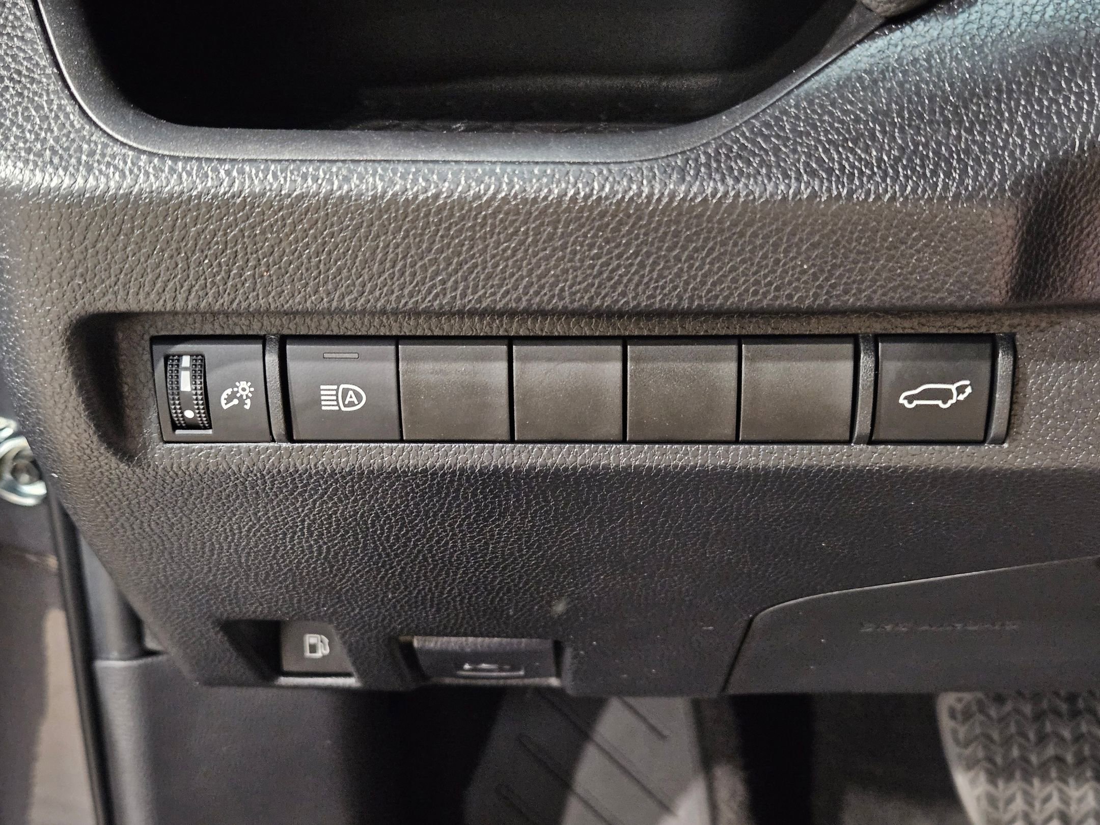 Used 2023 Toyota RAV4 XLE w/ Convenience Package AWD/4WD image 26