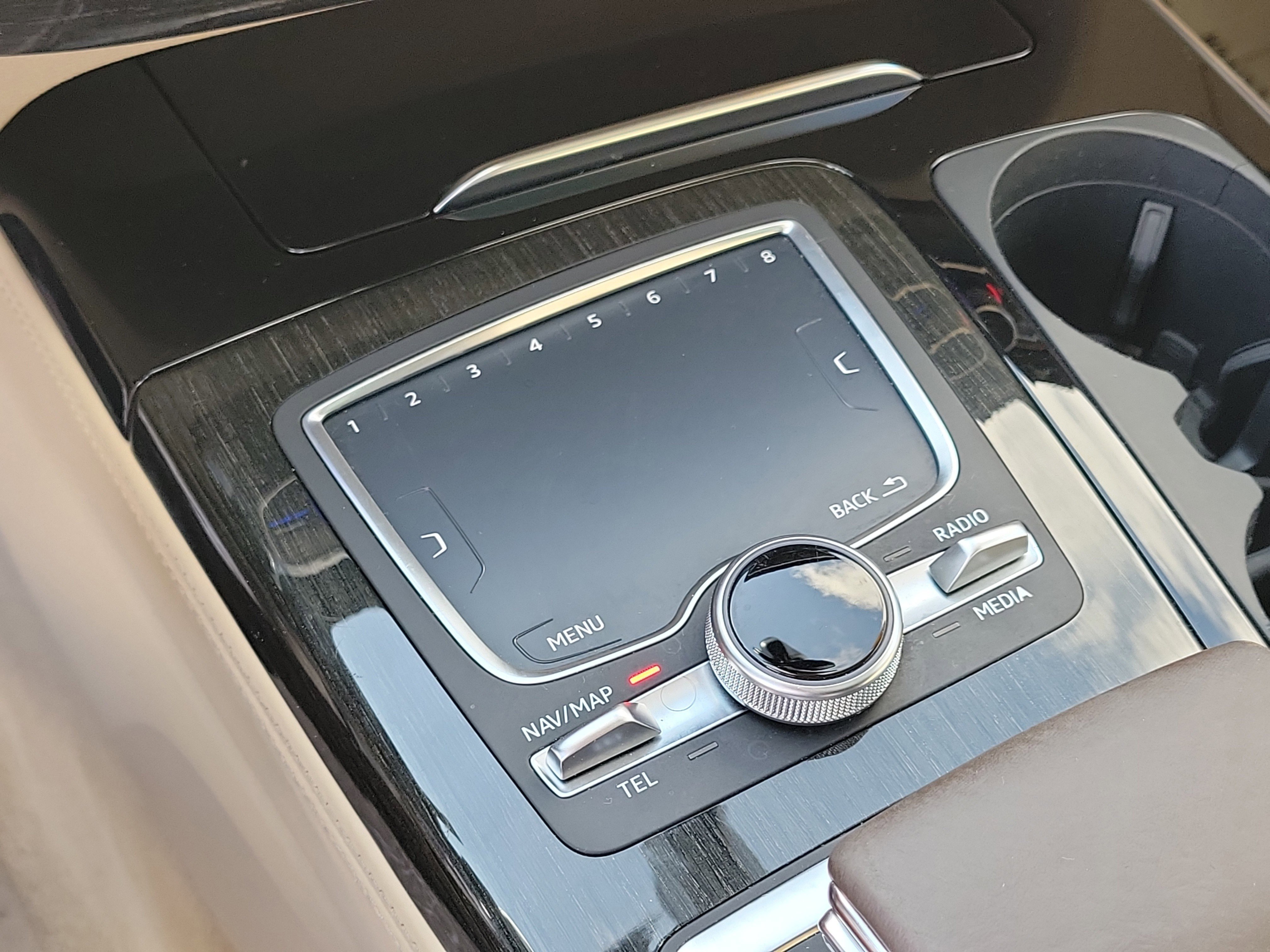 Used 2017 Audi Q7 3.0T Prestige image 28