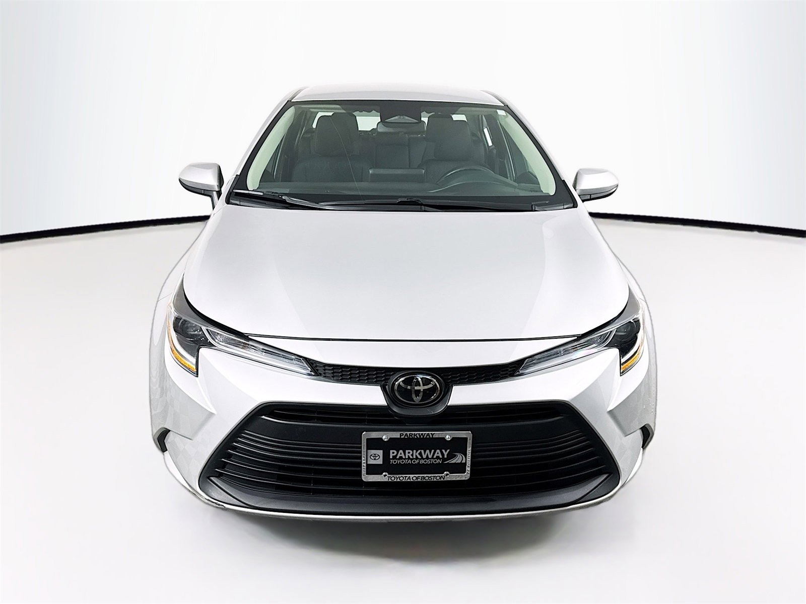 Used 2024 Toyota Corolla LE image 2