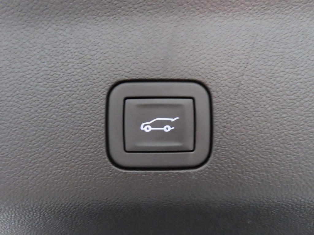 Used 2025 Chevrolet Suburban Premier image 43