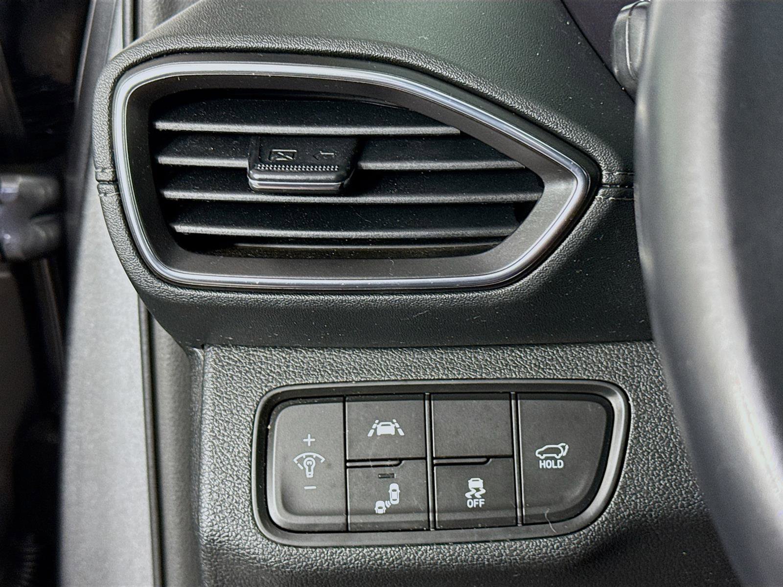 Used 2019 Hyundai Santa Fe Limited image 9