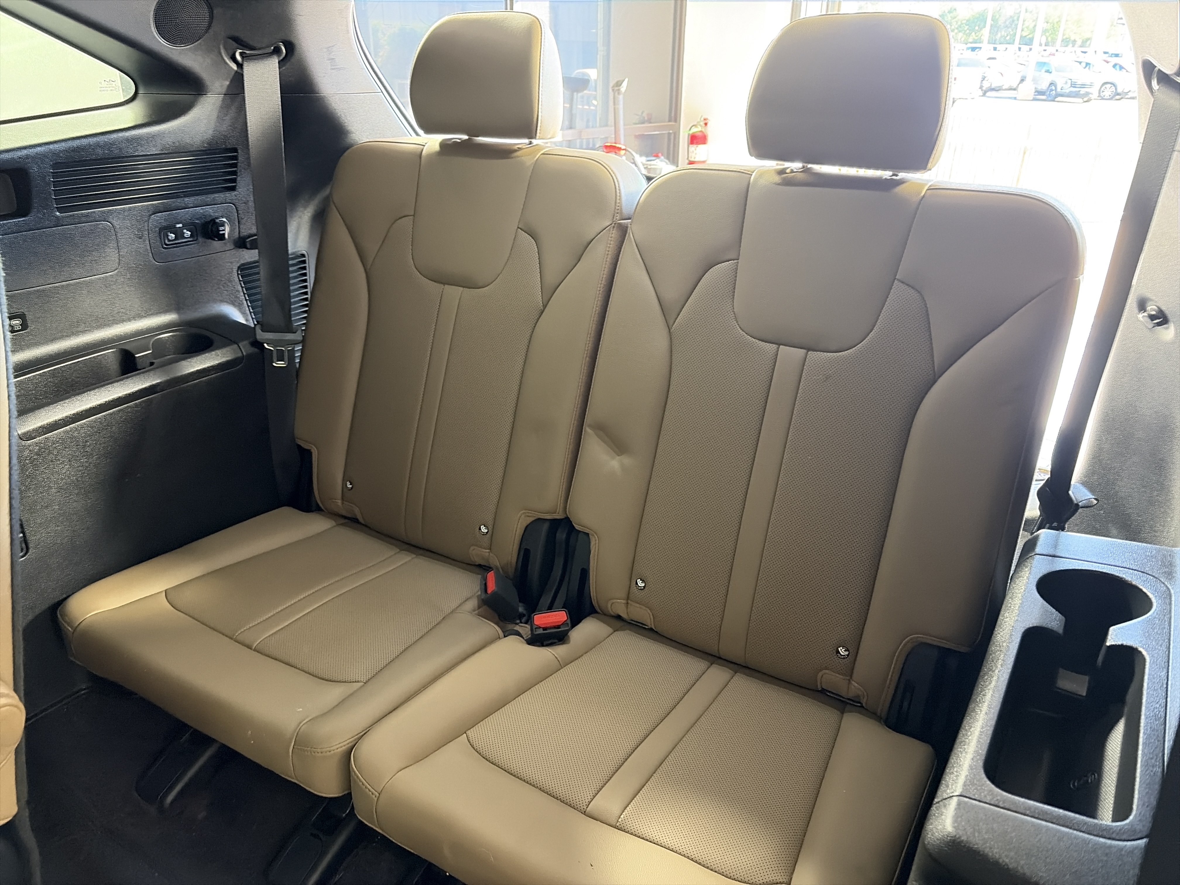 Certified 2024 Kia Sorento SX Prestige w/ Olive Brown Leather Package AWD/4WD image 8