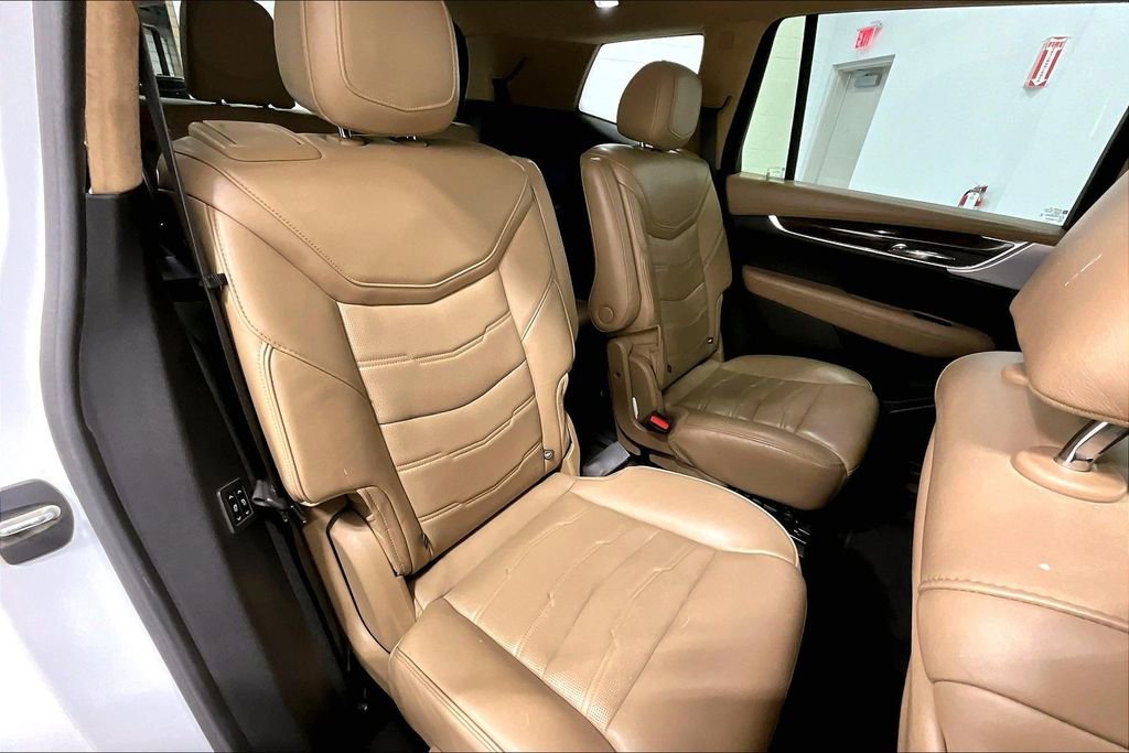 Used 2020 Cadillac XT6 Sport w/ Platinum Package image 36