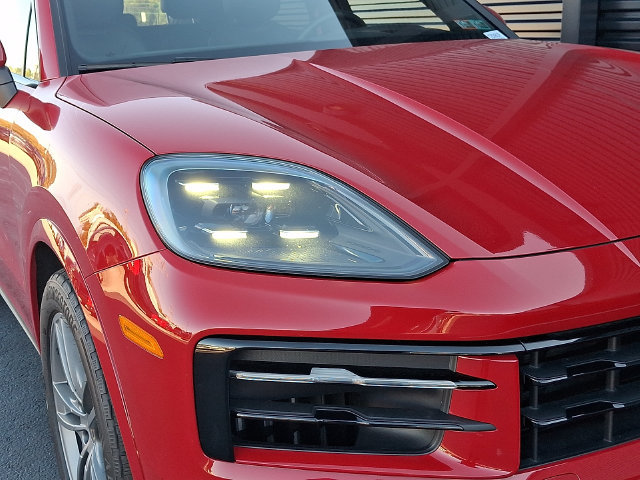 Certified 2024 Porsche Cayenne AWD/4WD image 11