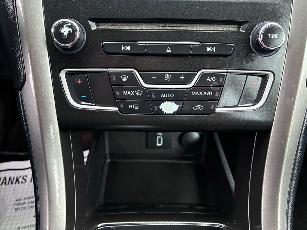 Used 2018 Ford Fusion SE w/ Fusion SE Technology Package FWD image 31