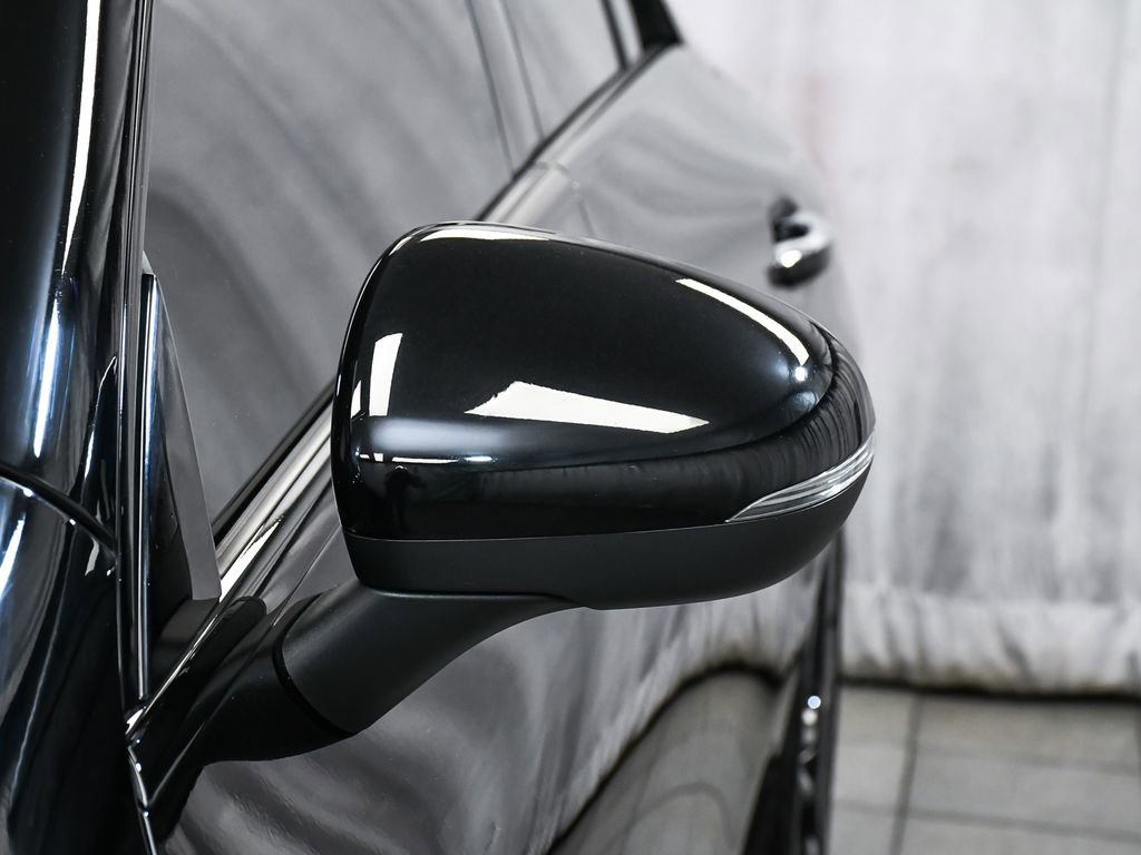 Used 2023 Mercedes-Benz CLA 35 AMG 4MATIC w/ AMG Aerodynamic Package image 84